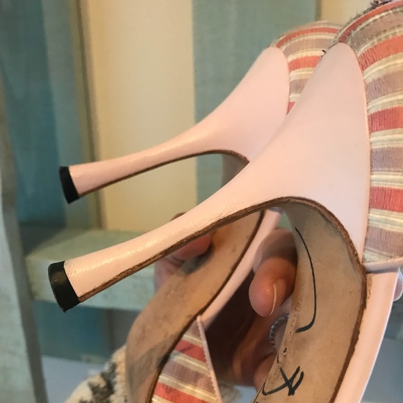 Autographed Manolo Blahnik Heels - Picture 5 of 8